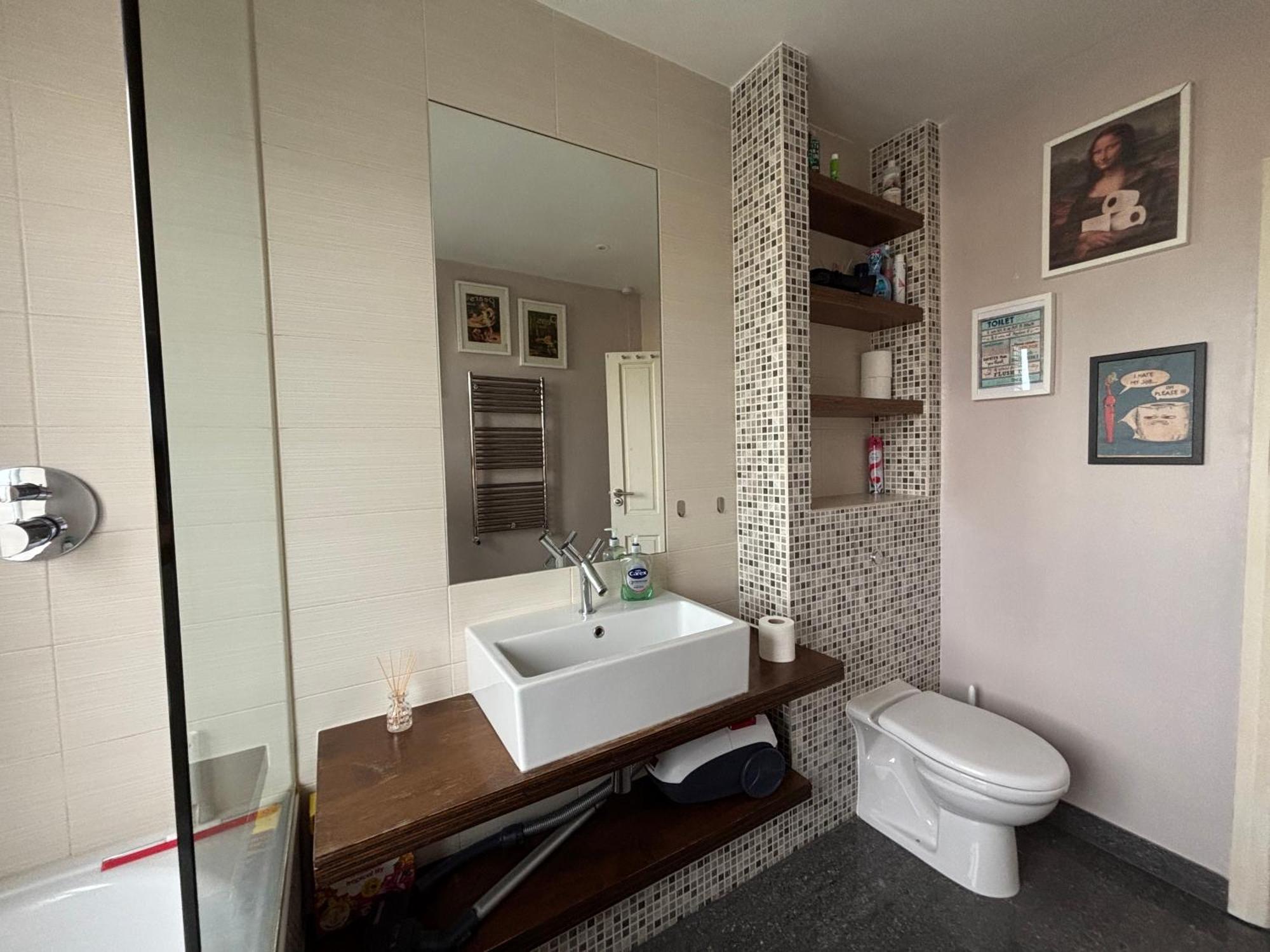Entire House Floor Perfect For Couples & Freelancers - Available For Single Too Hotel Лондон Екстериор снимка